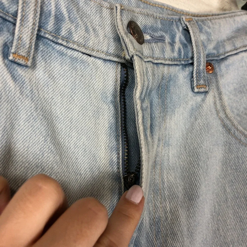 GAP Womens High Rise Barrel Jean Size 31/12 Blue Light Wash - Picture 6 of 16